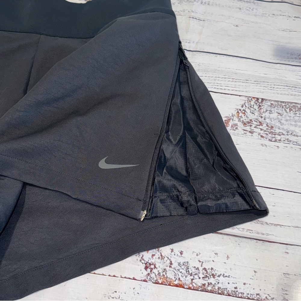Nike Women's Black Athletic Shorts - Picture 4 of 6